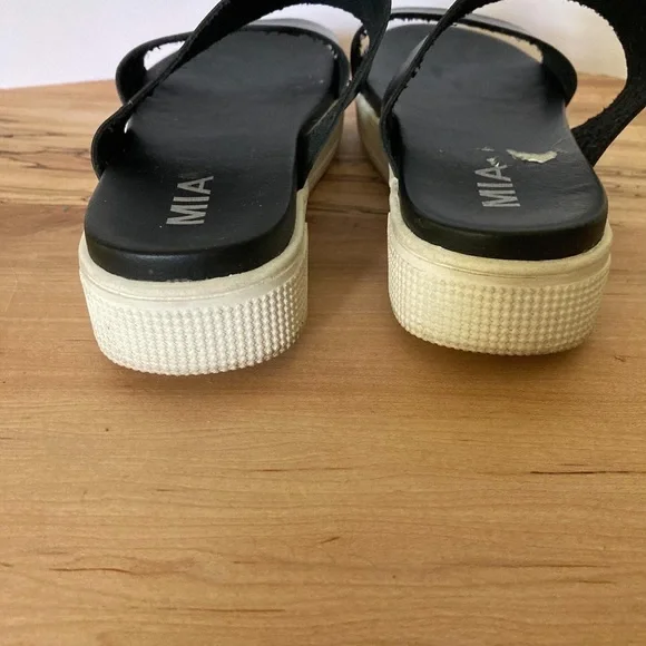 MIA Black slide sandals size 6.5 - Picture 3 of 3